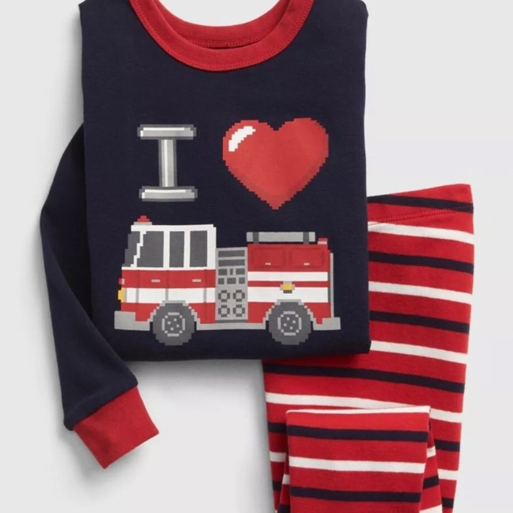 GAP Firetruck 2 Piece Long Sleeve Pajama 12-18 mon